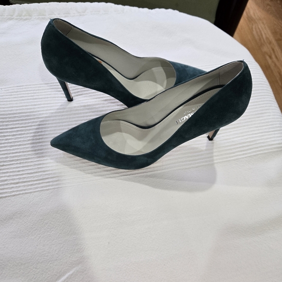 NWOT Bruno Magli pumps size US 7, EU 37.5 - Picture 10 of 12